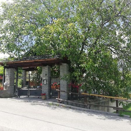 La Taverna Di Elide Aymavilles Exterior foto