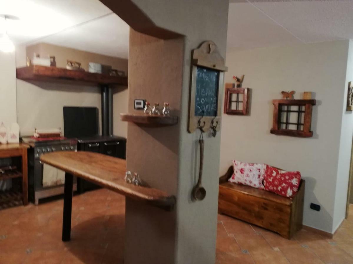 La Taverna Di Elide Aymavilles Exterior foto