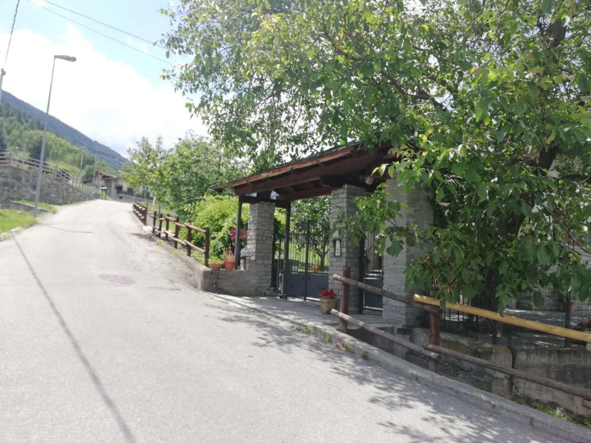 La Taverna Di Elide Aymavilles Exterior foto