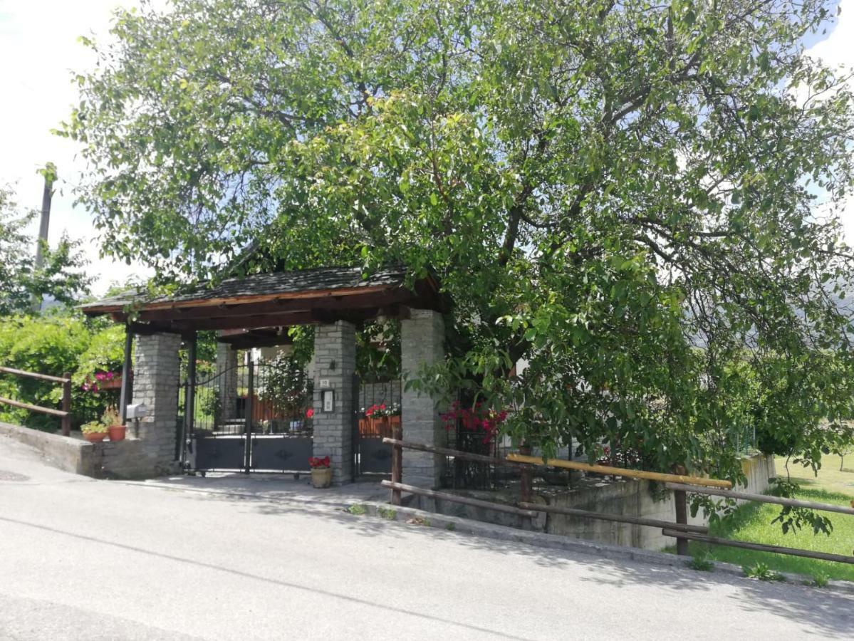 La Taverna Di Elide Aymavilles Exterior foto