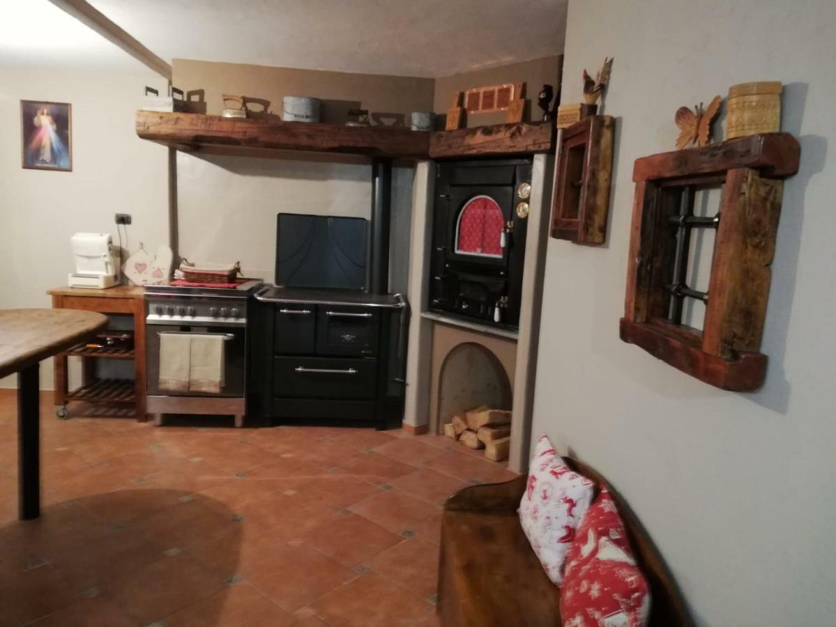 La Taverna Di Elide Aymavilles Exterior foto
